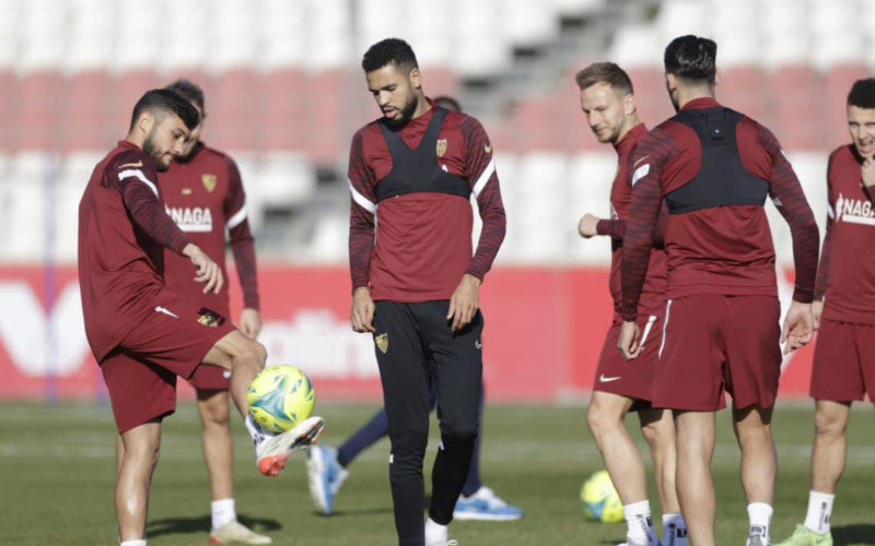 Sevilla Striker En-Nesyri Returns to Training After Month-Long Injury Layoff