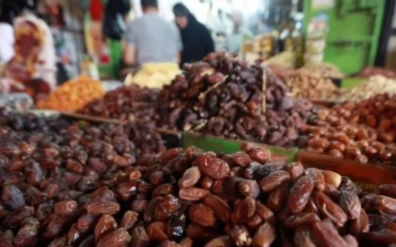 Should imported dates be boycotted in favor of the Moroccan product?
