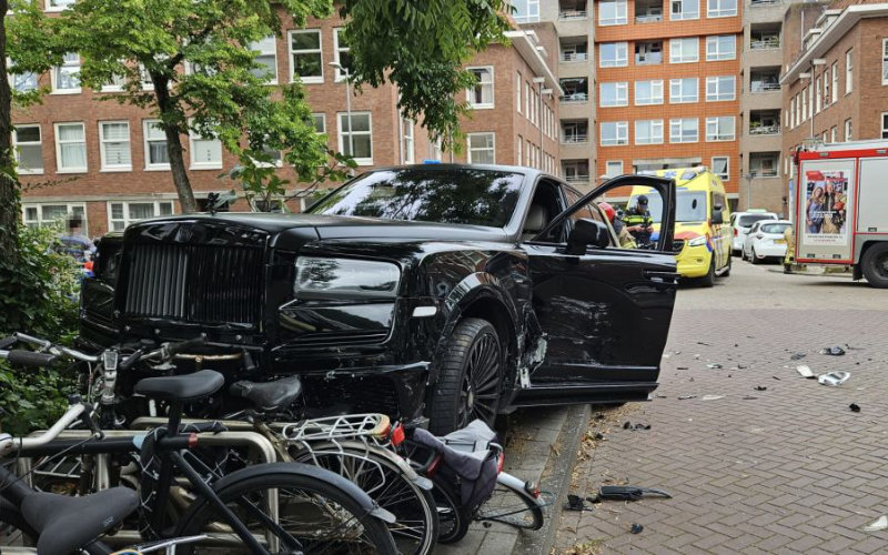 Soccer Star Hakim Ziyech's Luxury Rolls-Royce Crashes in Amsterdam Accident