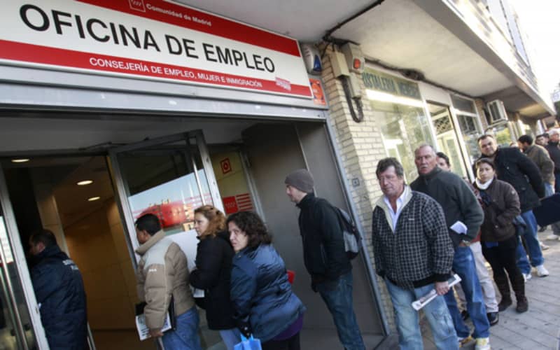 Spain Eases Immigration Rules to Address Labor Shortages in Tourism and Agriculture