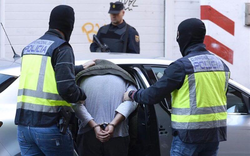 Spain Expels Moroccan Man for Alleged ISIS Propaganda on Social Media