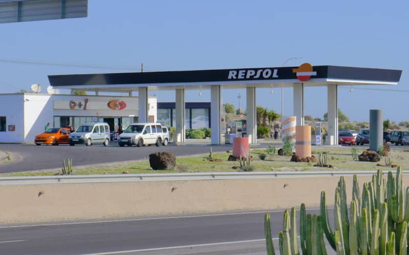 Spain May End Fuel Discount for Moroccan Travelers and Tourists