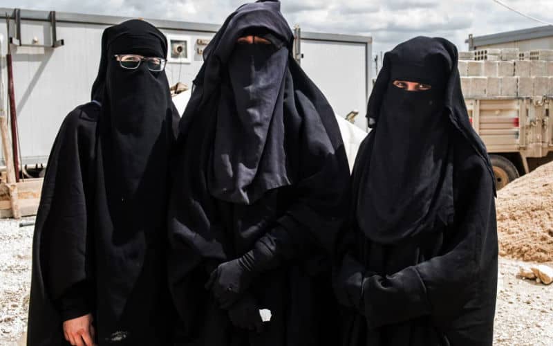 Spain to Repatriate 4 ISIS Wives and 16 Children from Syrian Camps