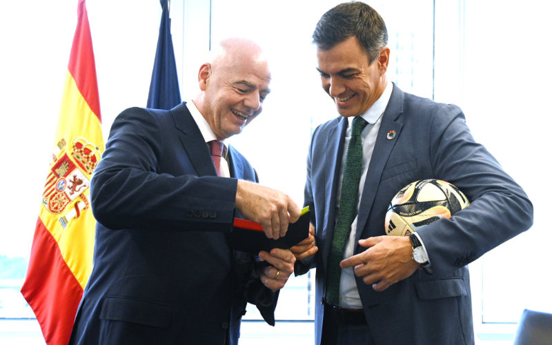 Spain's Sanchez Meets FIFA Chief to Bolster 2030 World Cup Bid Amid Controversy