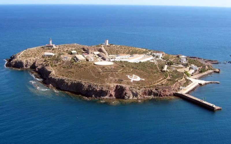 Spain's PP Urges Government Action on Moroccan Fish Farm Expansion Near Melilla
