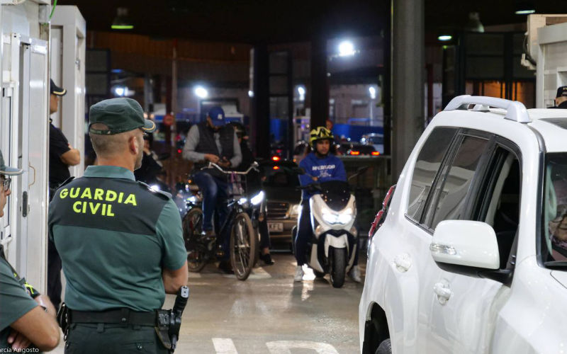 Spanish Border Guard Sentenced for Stealing €450 from Moroccan Traveler