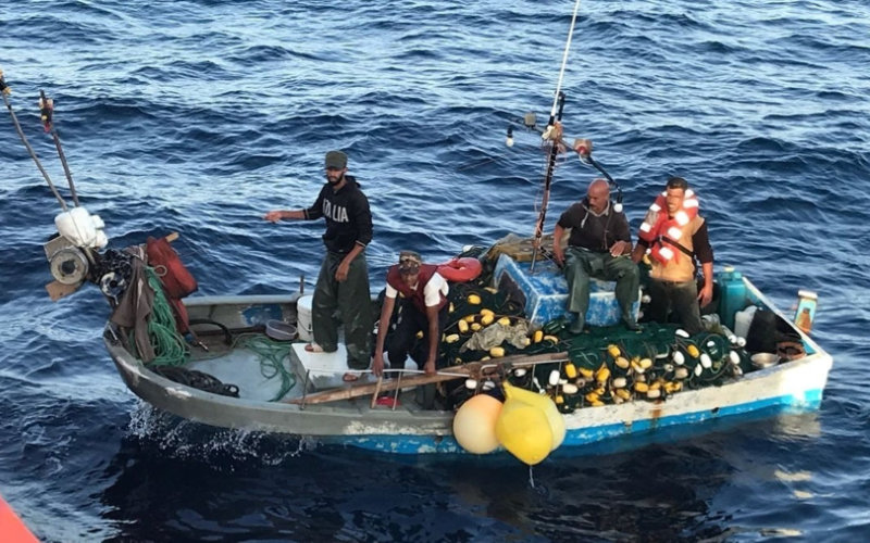 Spanish Fishermen Plan Action Against Illegal Moroccan Fishing in Territorial Waters
