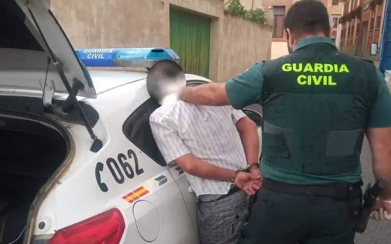 Spanish Man Arrested for Stabbing Wife in Domestic Violence Attack, Victim in Critical Condition