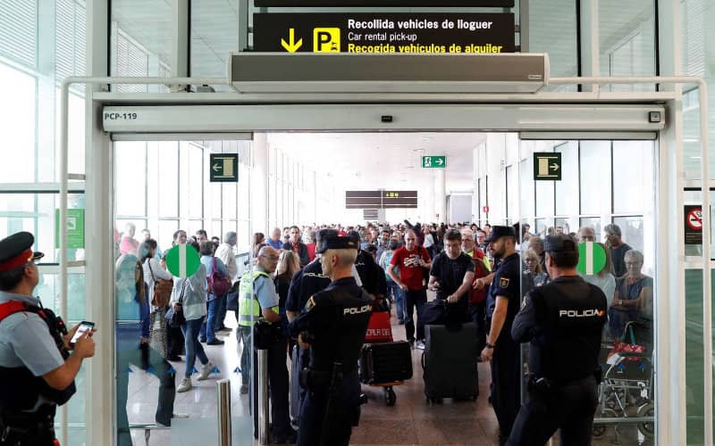 Spanish Police Arrest Three at Barcelona Airport with 4 Kilos of Hashish