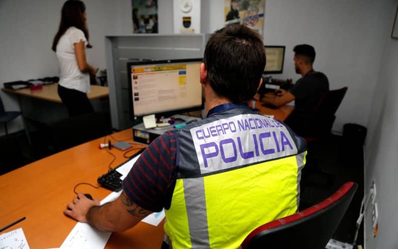 Spanish Police Bust Pharmacy Worker for Selling Fake PCR Tests to Morocco-Bound Travelers