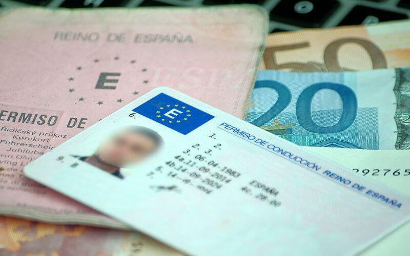Spanish Police Uncover Moroccan Driver's License Forgery Ring, 30 Arrested