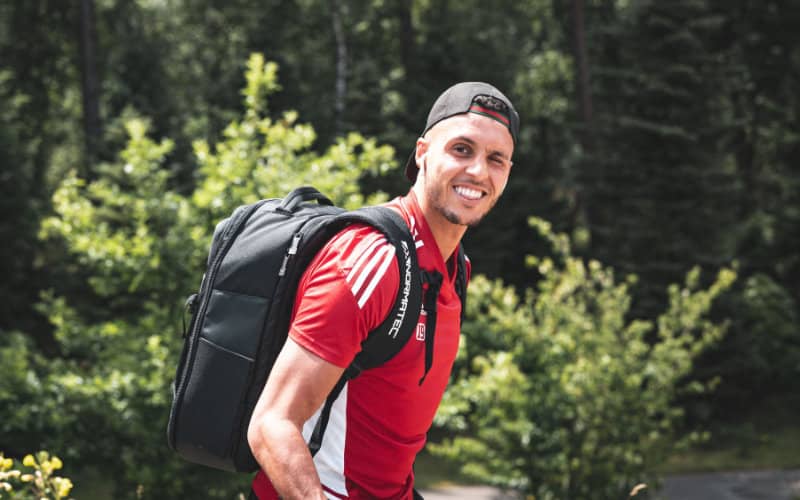 Standard Liège Drops Star Midfielder Amallah Amid Contract Dispute