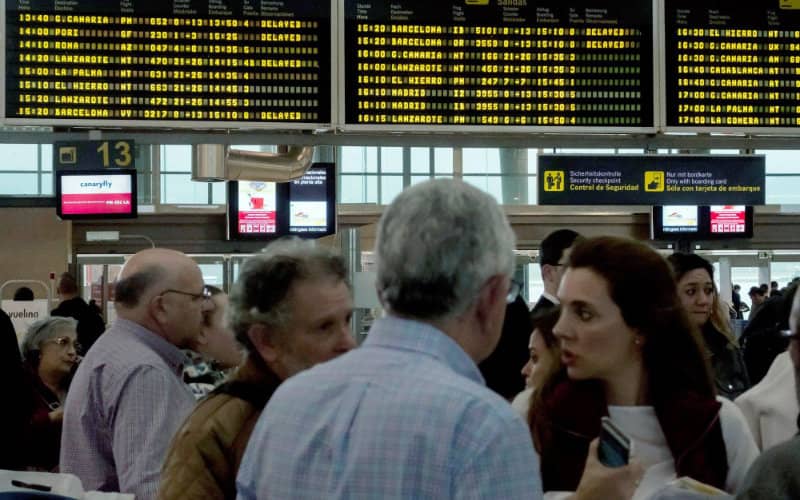 Storm Disrupts Canary Islands Flights, Strands Thousands of British Tourists