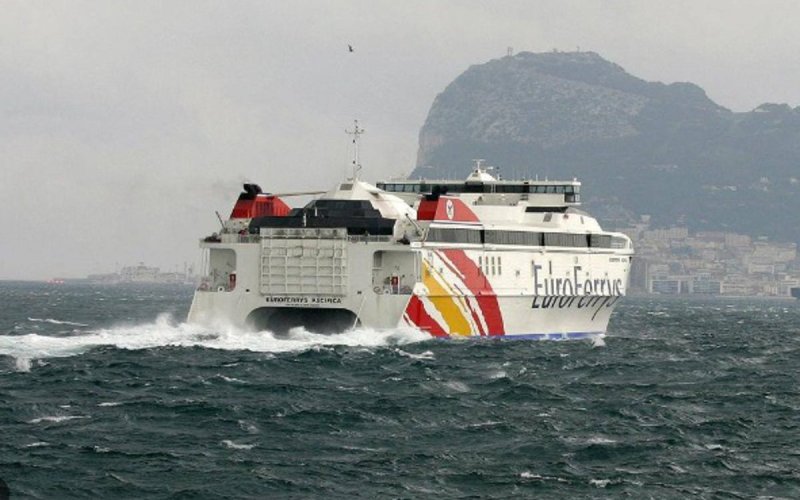 Storm in the Strait of Gibraltar: Tarifa-Tangier links suspended, maritime traffic disrupted