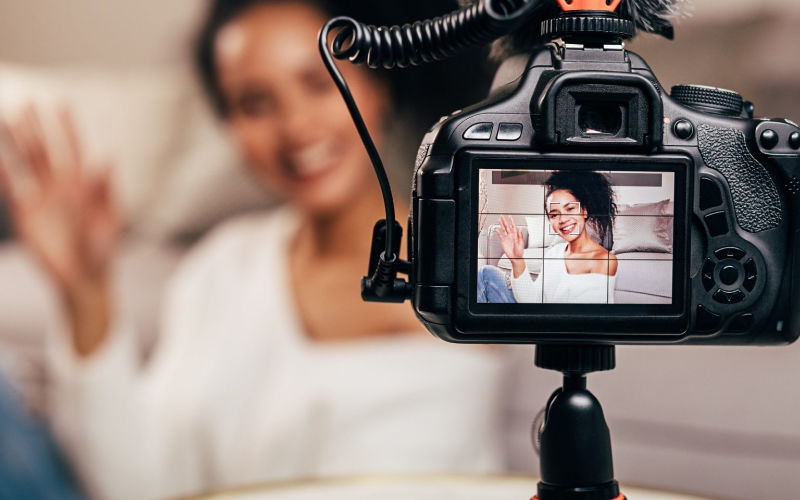 Study: Moroccans Trust Professional Journalists Over Social Media Influencers