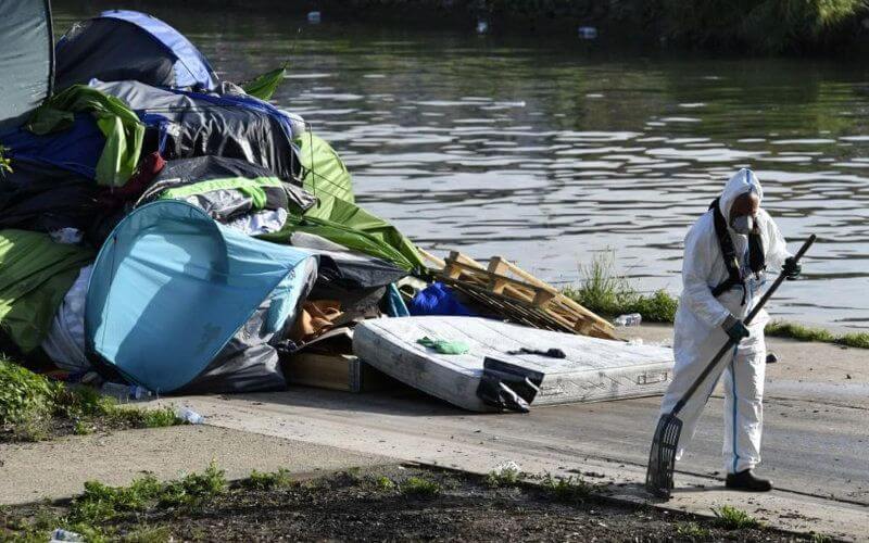 Sudanese Migrant Drowns in Paris Canal, Hundreds Living in Makeshift Camp