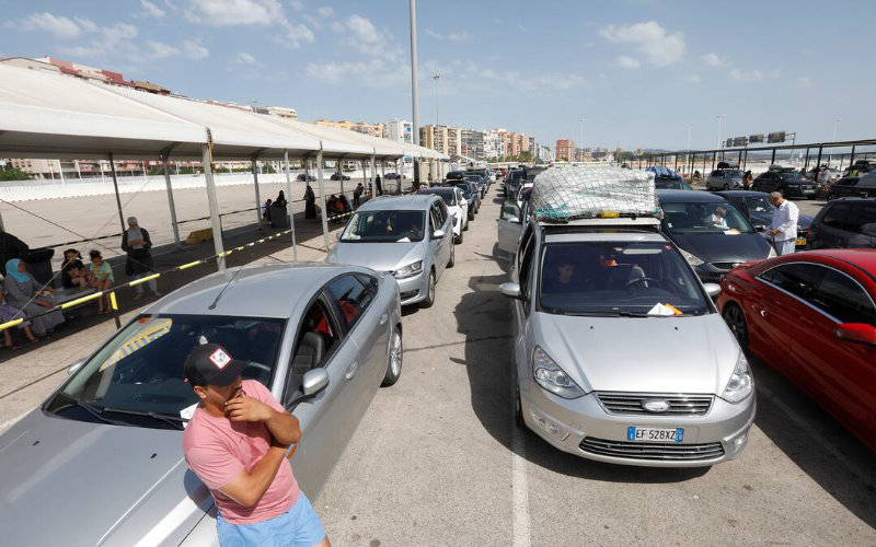Surge in Moroccan Expats Returning Home: 30,000 Cross from Spain in Two Days