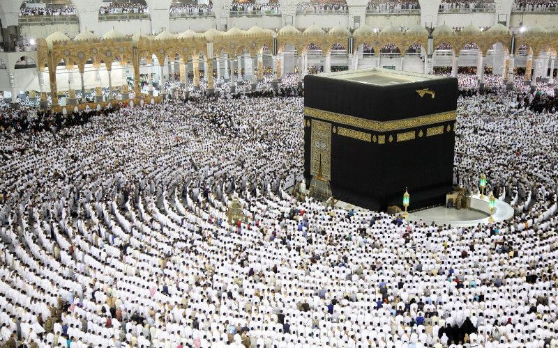 Teen Faces Death Threats Over Mecca Joke Tweet, French Official Defends Free Speech