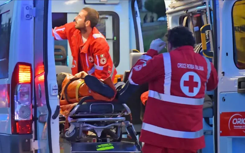 Thrown from his motorcycle and then beaten: Moroccan man attacked by six men in Italy