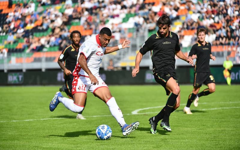 Tottenham Eyes Moroccan Striker Walid Cheddira to Boost Attack
