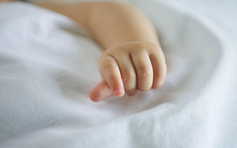 Tragedy in Morocco: Woman Gives Birth on Street, Baby Dies; Health Ministry Launches Investigation
