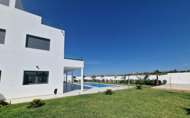 Unauthorized Villas on Morocco's Dalia Beach Face Demolition, Sparking Controversy