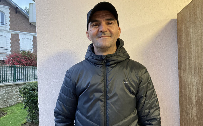 Unemployed Father Returns Lost Bag with Cash and Cards to Stranger in Vernon