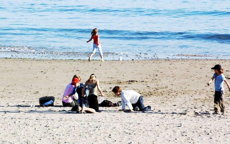 Unseasonable Warmth Sweeps France as Temperatures Soar 10°C Above Average