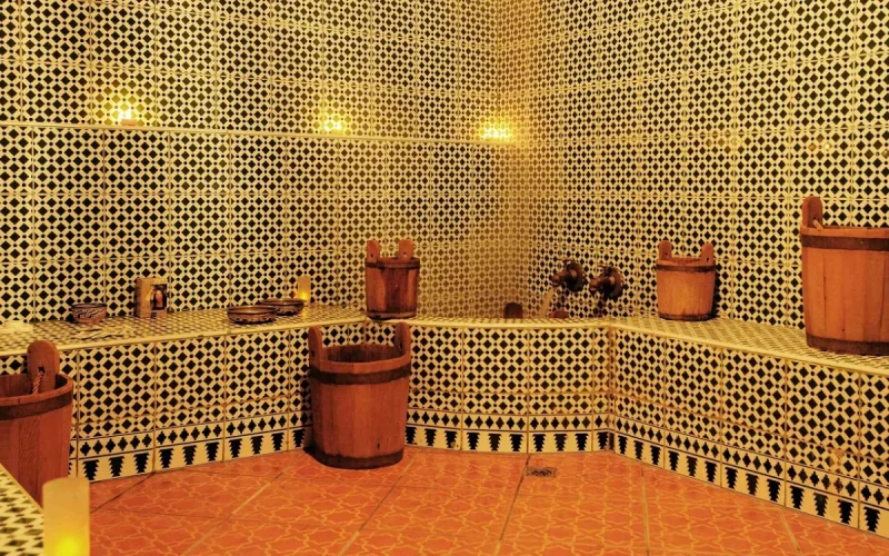 Unusual: to avoid prison, Moroccan elected officials negotiate bribes in the Hammam