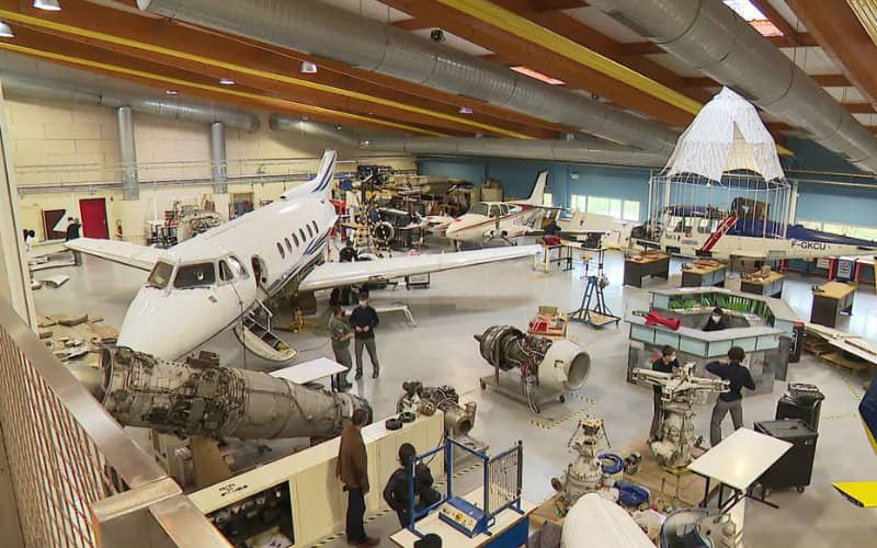 Vintage Private Jet Becomes High-Tech Training Tool for French Aviation Students