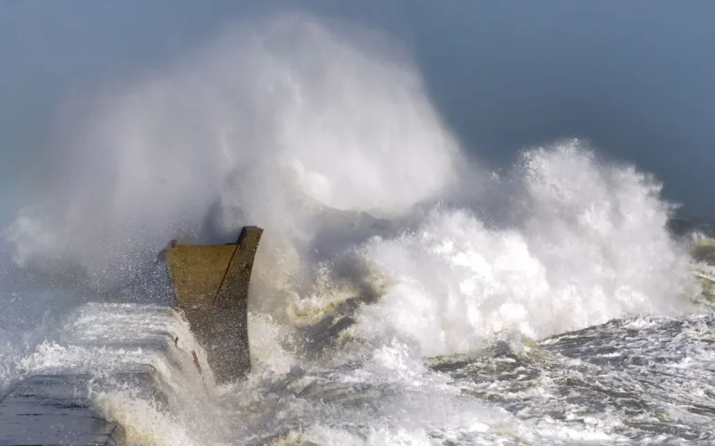 Weather alert: waves up to 7 meters expected on the Moroccan coasts