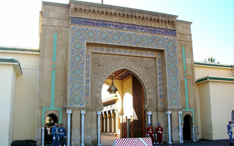 When a retiree from the Royal Palace tricks the Moroccan elite