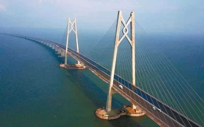 Why there is no bridge between Spain and Morocco (and why the tunnel is so complicated)