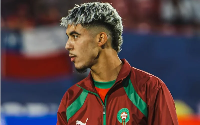 Yassir Zabiri knocks on the door of Walid Regragui