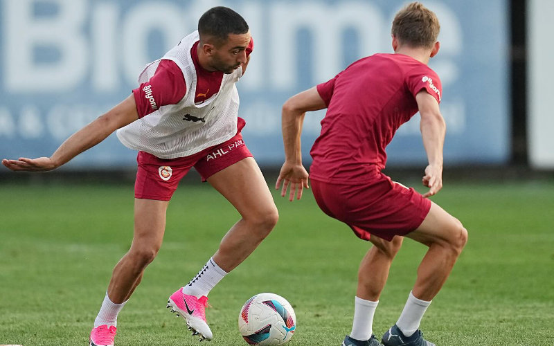 Hakim Ziyech Seeks Ajax Return as Galatasaray Exit Looms